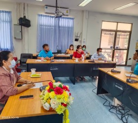 วันที่ 30 มีนาคม พ.ศ. 2566  นางอุไรพร ขมิ้นทอง รองนายกองค์การบริหารส่วนตำบลรอบเมือง   เปิดการประชุมปรึกษาหารือการจัดงานประเพณีวันสงกรานต์ วันครอบครัวและวันผู้สูงอายุ ประจำปี 2566 ครั้งที่ 1/2566 ณ ห้องประชุมสภาฯ องค์การบริหารส่วนตำบลรอบเมือง