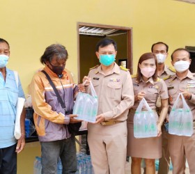 วันที่ 10 เมษายน พ.ศ. 2566 เวลา 10.00 น. นางจิราพร เกษมทรัพย์ มอบหมายให้ นายปริญญา  วิเชียรโรจน์  เลขานุการนายกอบต.รอบเมือง  พร้อมด้วย หัวหน้าส่วนราชการ พนักงานเจ้าหน้าที่ อบต.รอบเมิือง ลงพื้นที่ติดตามความคืบหน้าและแก้ไขปัญหาให้กับผู้ประสบปัญหาทางสังคม