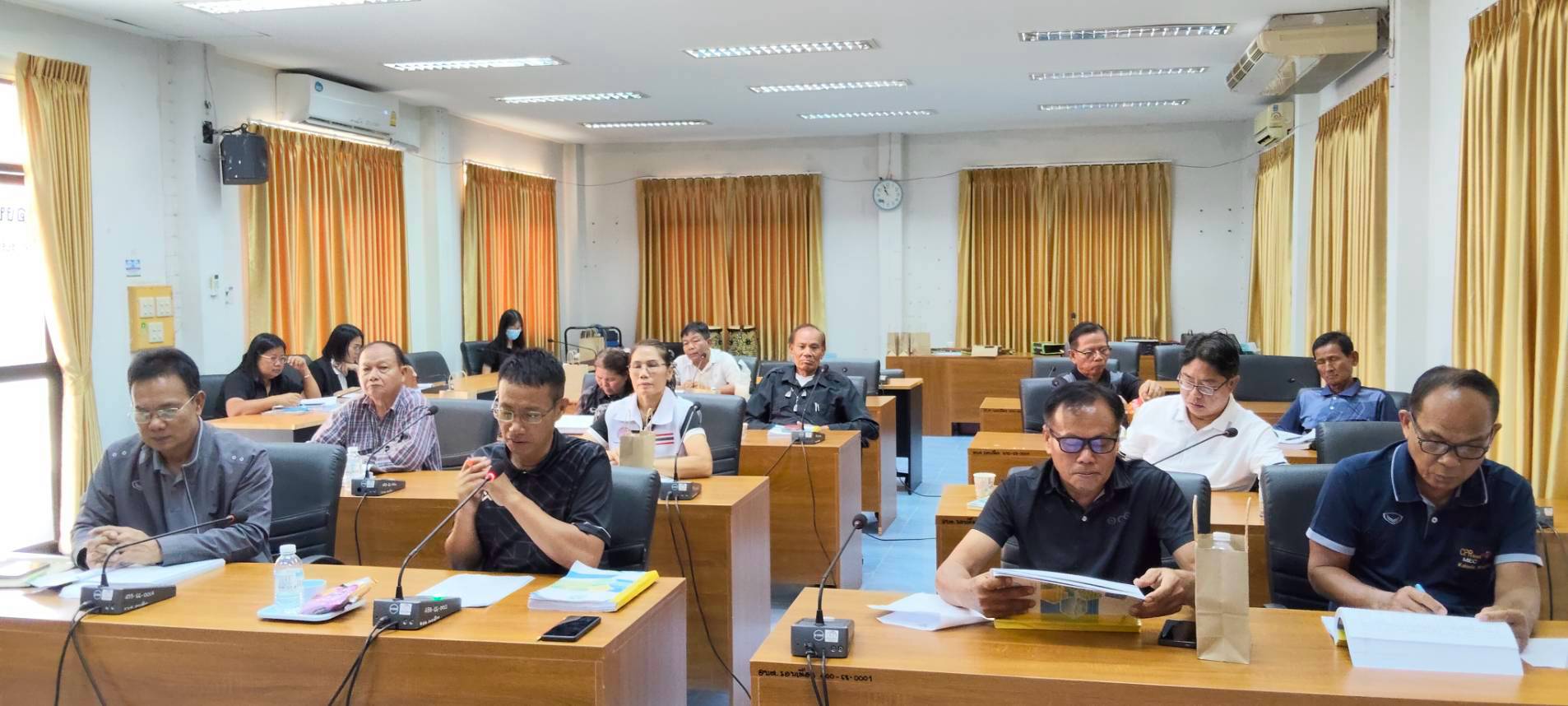 องค์การบริหารส่วนตำบลรอบเมือง ดำเนินการประชุมคณะกรรมการพัฒนาท้องถิ่น เพื่อให้การบริหารงานและการพัฒนาท้องถิ่นเป็นไปอย่างมีประสิทธิภาพ ตอบสนองต่อความต้องการของประชาชนในพื้นที่ เพื่อพิจารณาร่างแผนพัฒนาท้องถิ่น ฉบับที่ 3 (พ.ศ. 2571 - 2575)