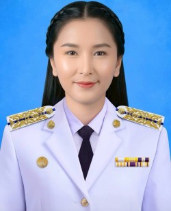 นางสาวพัชริญา  บวรโมทย์