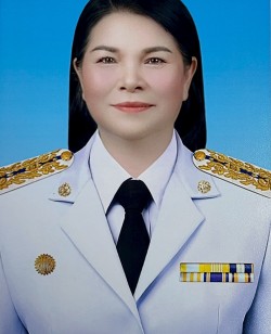 นางวิไลวรรณ  อาวรณ์
